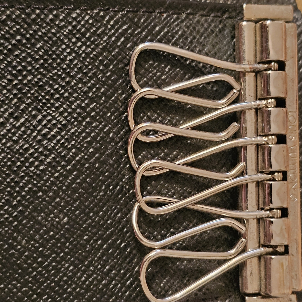 Louis Vuitton Black Damier Canvas 6 Key Holder - Picture 8 of 10